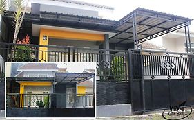 Villa Rafif Batu - Four Bedroom